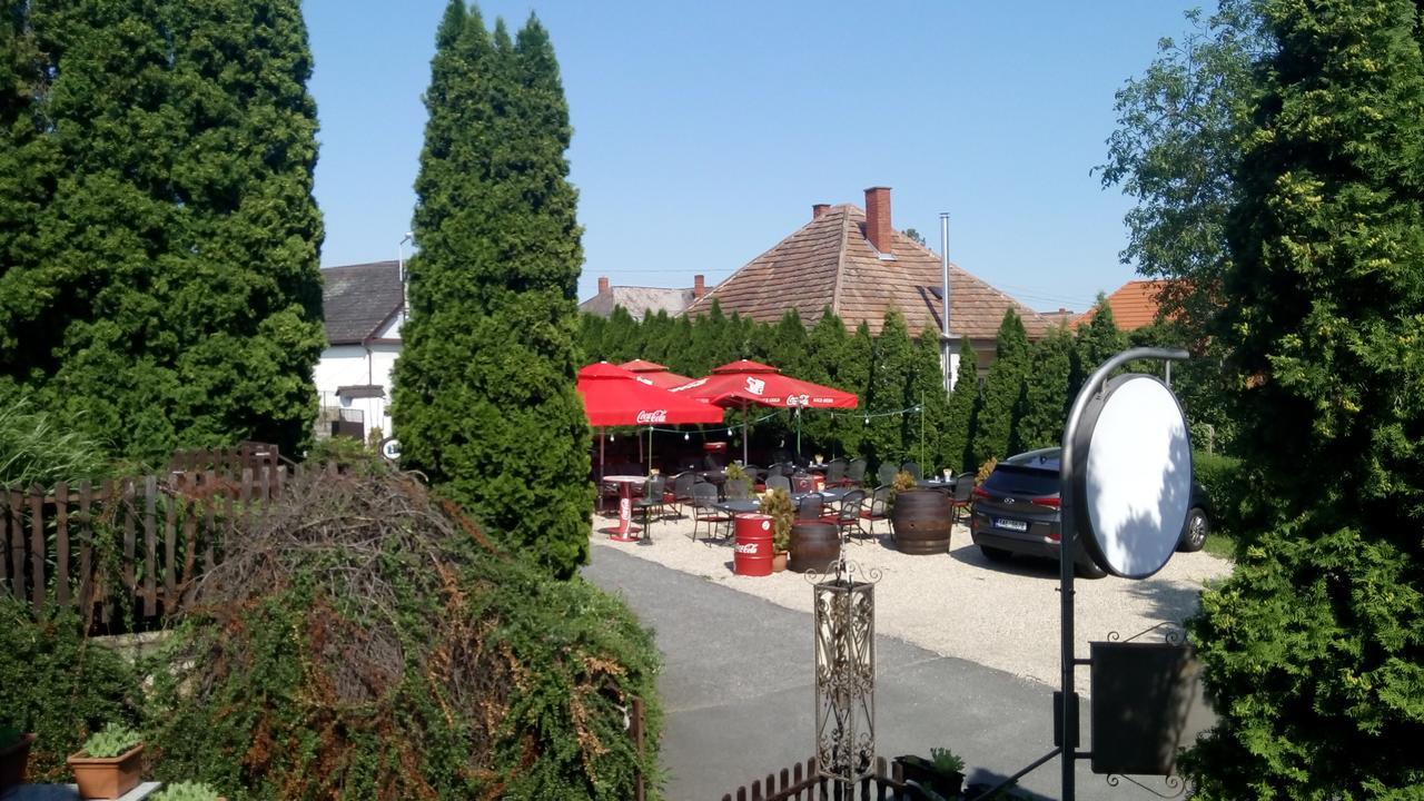 Feherlo Vendeghaz & Restaurant Buk Exterior photo