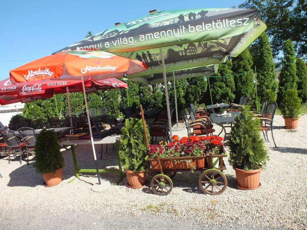 Feherlo Vendeghaz & Restaurant Buk Exterior photo